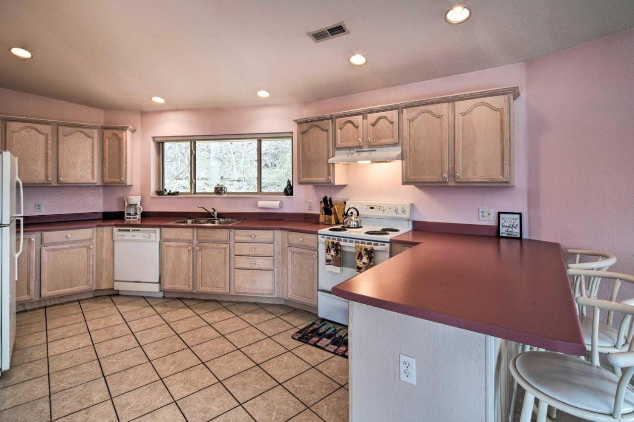 Charming Burnsville Apt With Mountain Views And Deck! מראה חיצוני תמונה