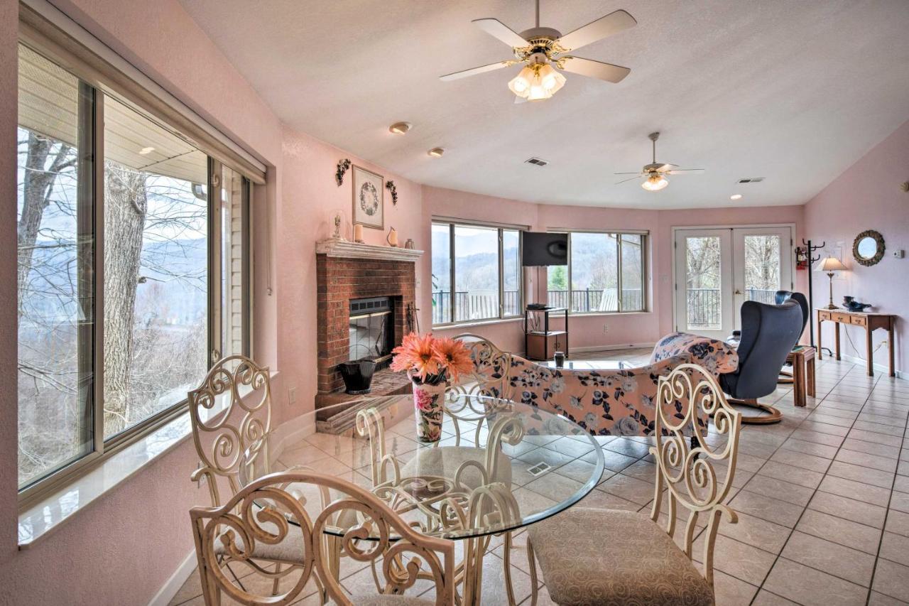 Charming Burnsville Apt With Mountain Views And Deck! מראה חיצוני תמונה