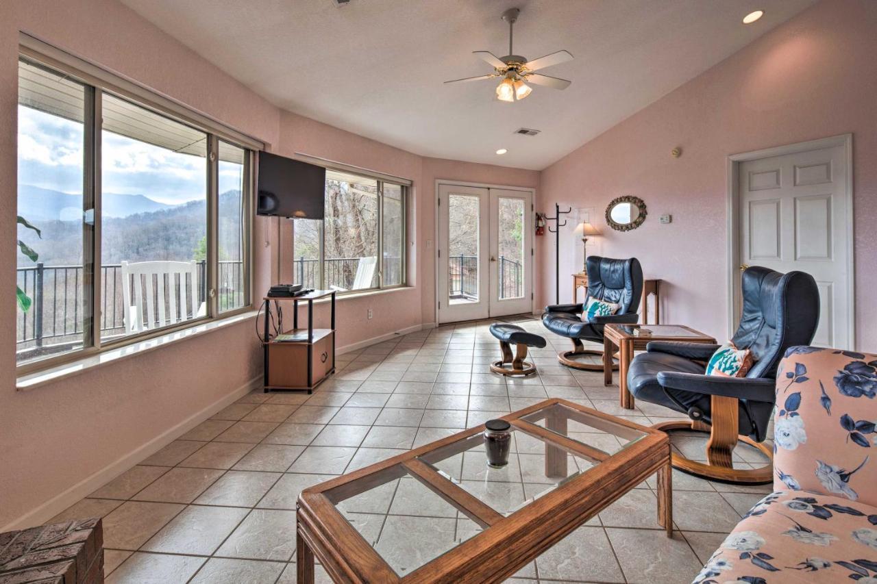 Charming Burnsville Apt With Mountain Views And Deck! מראה חיצוני תמונה