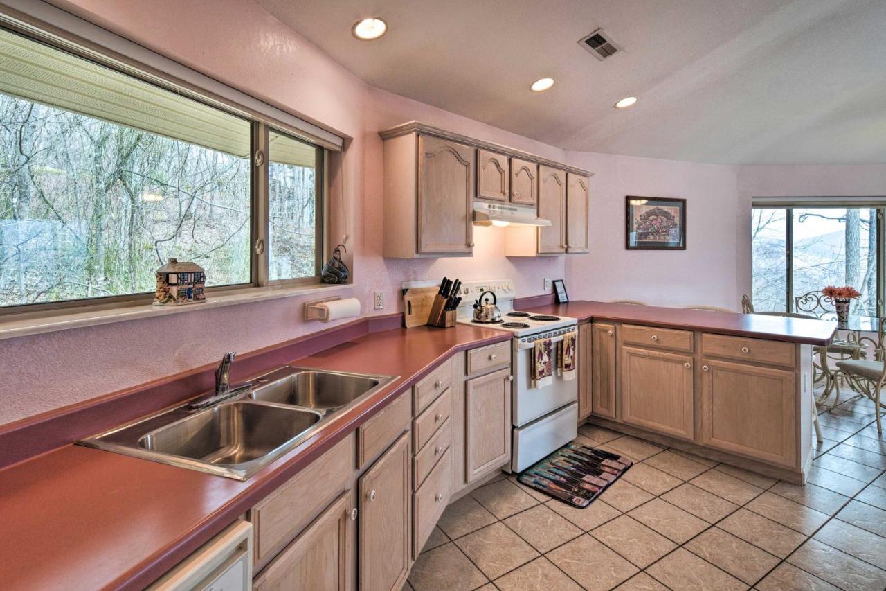 Charming Burnsville Apt With Mountain Views And Deck! מראה חיצוני תמונה