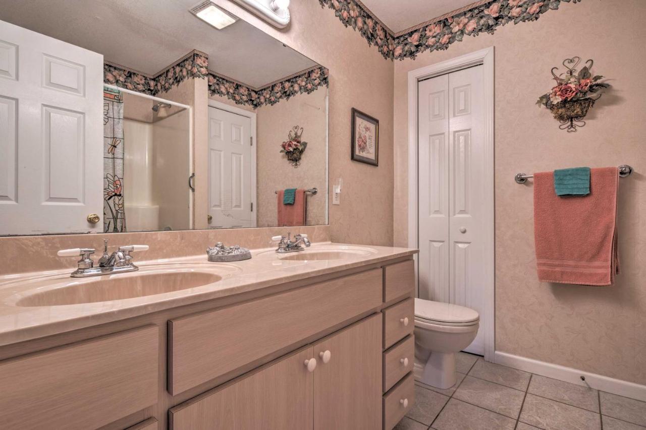Charming Burnsville Apt With Mountain Views And Deck! מראה חיצוני תמונה